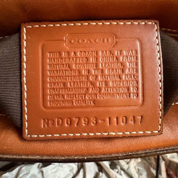 Y2K Coach Hamptons Turnlock Satchel | 11047 | RARE Coach Keychain |Like New - Picture 7 of 15